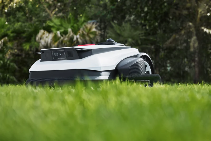 Ecovacs GOAT A2000 LiDAR Pro Robotic Lawn Mower