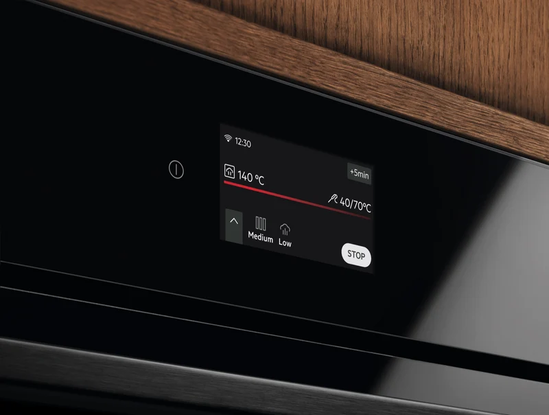 Electrolux 60cm Oven with Full Steam and Food Probe, 24 Function, Black - 800 Series