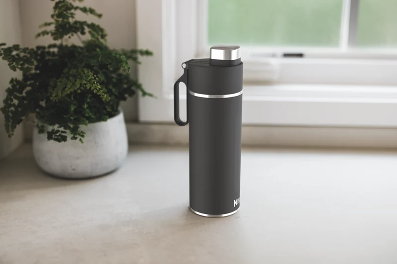 Ninja Thirsti 700ml Travel Bottle Onyx Black