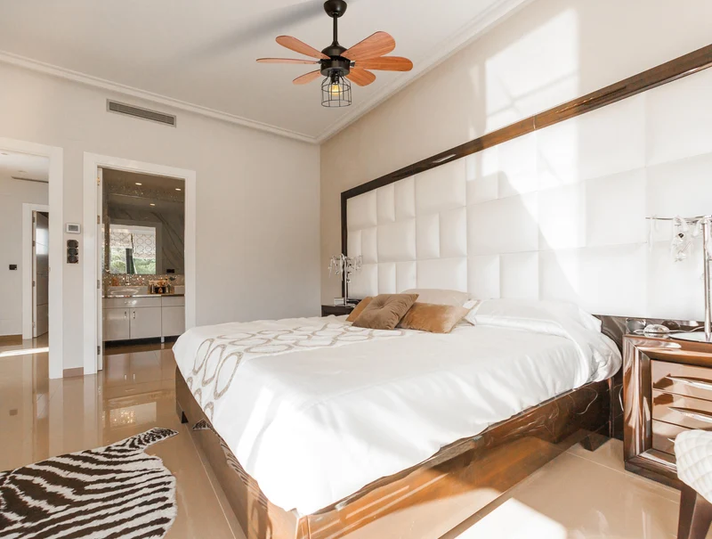 Ventilateur de plafond DC brun avec pales de 91cm et lumière pour 15m2