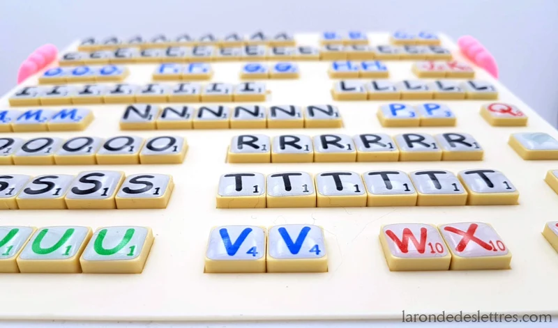 Kit Relooking 102 lettres (14€) ou Marque pages x 18 (9€)