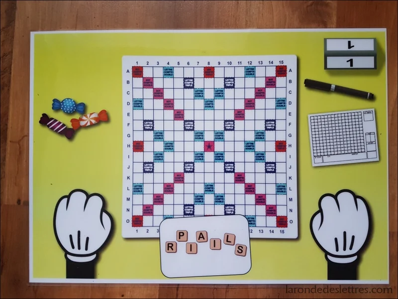 Set de table A3 anagramme "Bonheur, Plaisir, Famille"