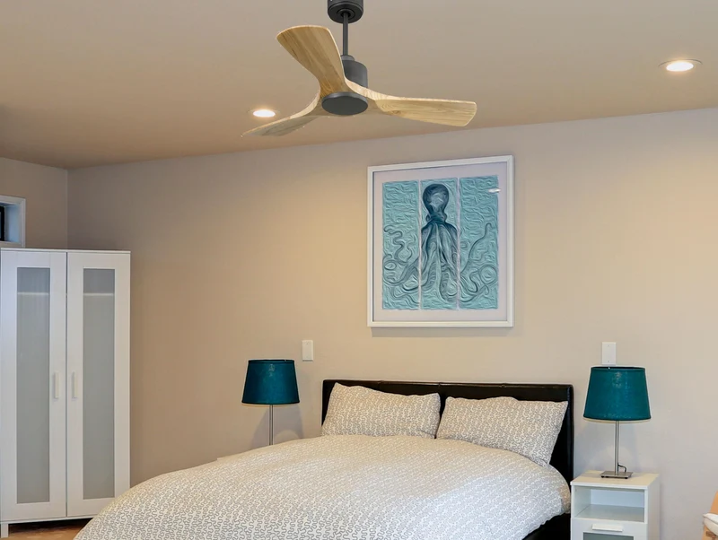Ventilateur de plafond Réversible Thermostat Wifi Moteur à courant continu Toits en pente Télécommande Hypersilence Mémoire